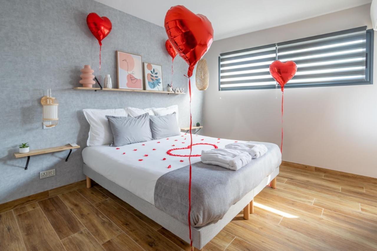 L'Entre Deux-Suite Romantique - Jacuzzi Privatif - Clim Reversible - Wifi Le Somail ภายนอก รูปภาพ