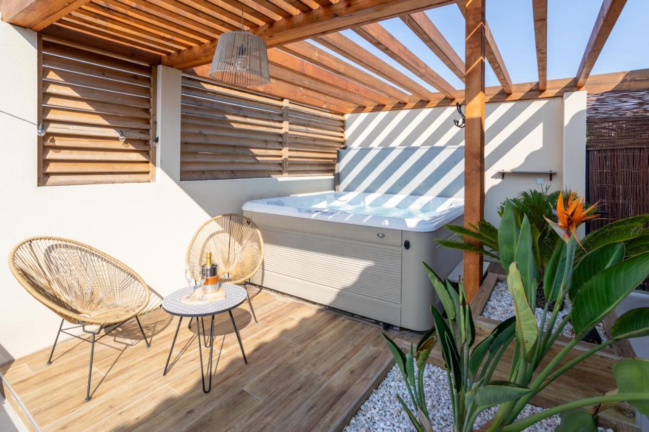 L'Entre Deux-Suite Romantique - Jacuzzi Privatif - Clim Reversible - Wifi Le Somail ภายนอก รูปภาพ