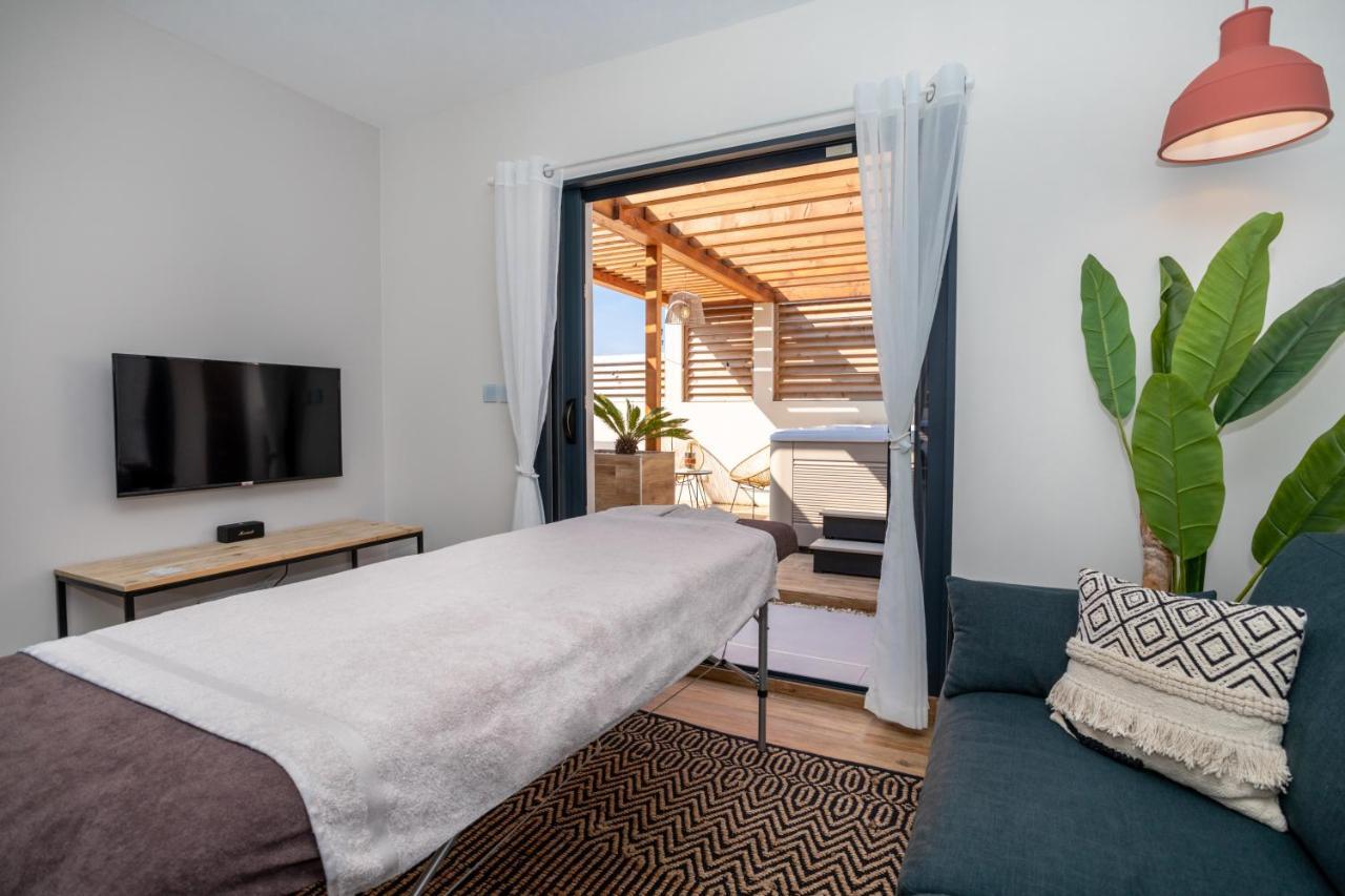L'Entre Deux-Suite Romantique - Jacuzzi Privatif - Clim Reversible - Wifi Le Somail ภายนอก รูปภาพ